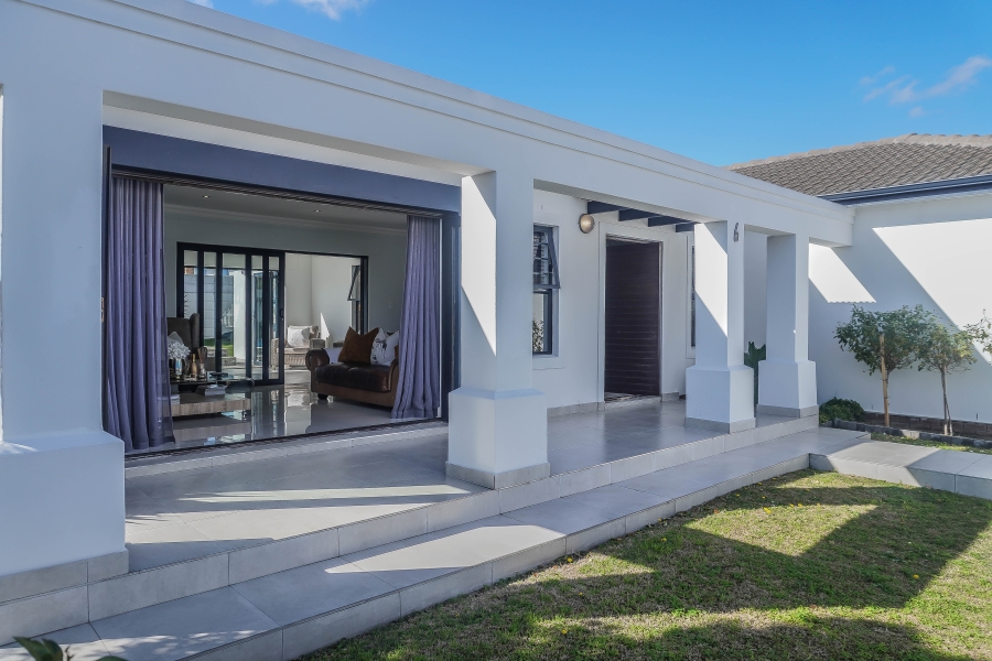 3 Bedroom Property for Sale in Jakarandas Western Cape